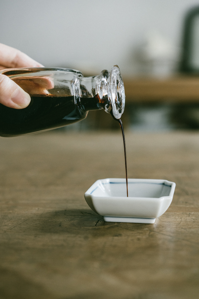 日本古典霧玻璃螺旋頂蓋江戶前醬油瓶