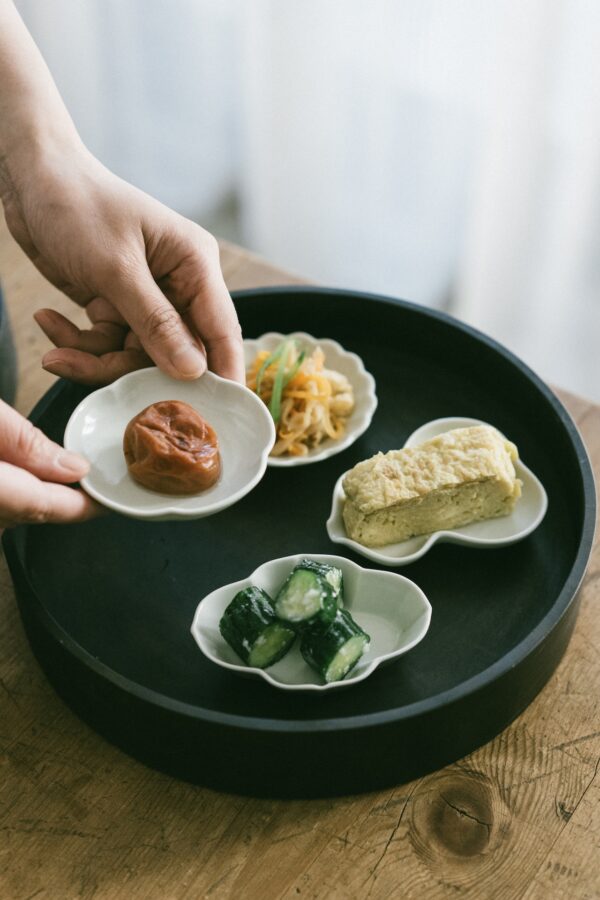 《東屋》天草陶石淺白灰豆皿